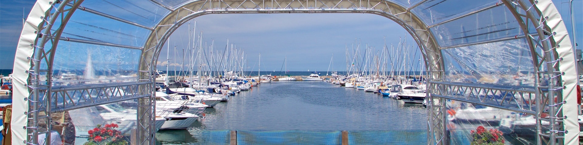 Marina de Kühlungsborn que inclui uma baía ou porto
