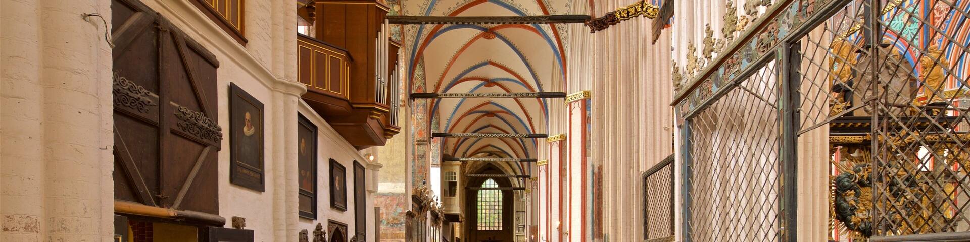 St.-Nikolai-Kirche welches beinhaltet Innenansichten, Kirche oder Kathedrale und Geschichtliches