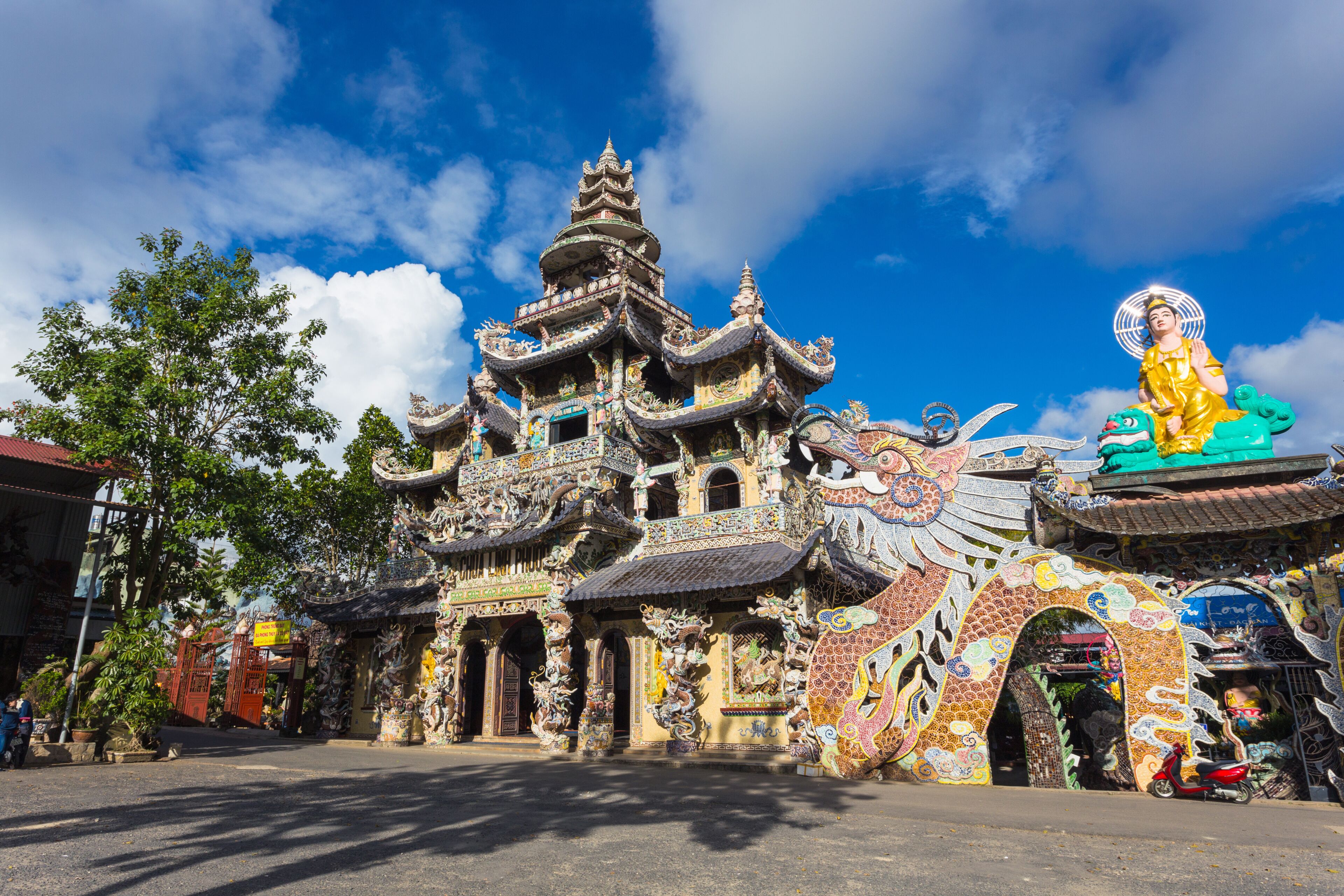 Pagoda Linh Phuoc