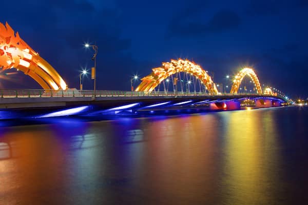 Da Nang showing nightlife, a bridge and night scenes