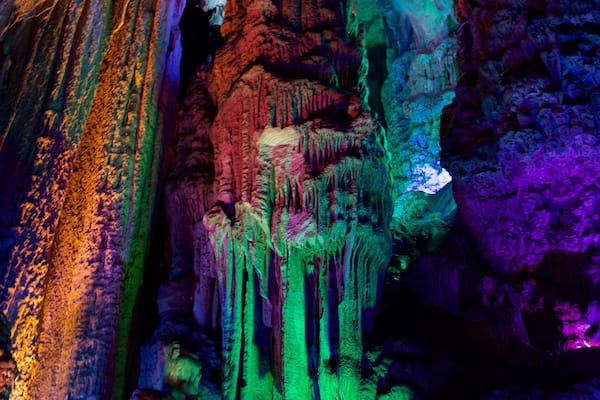 Guilin which includes caves