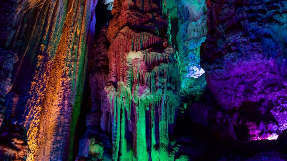 Guilin which includes caves