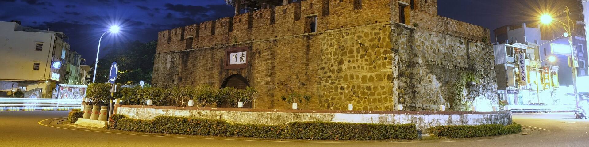 The Hengchun South Gate is worth visiting if near Kenting. Missed the light by a bit but think this gate will make for a great image when there is better light.