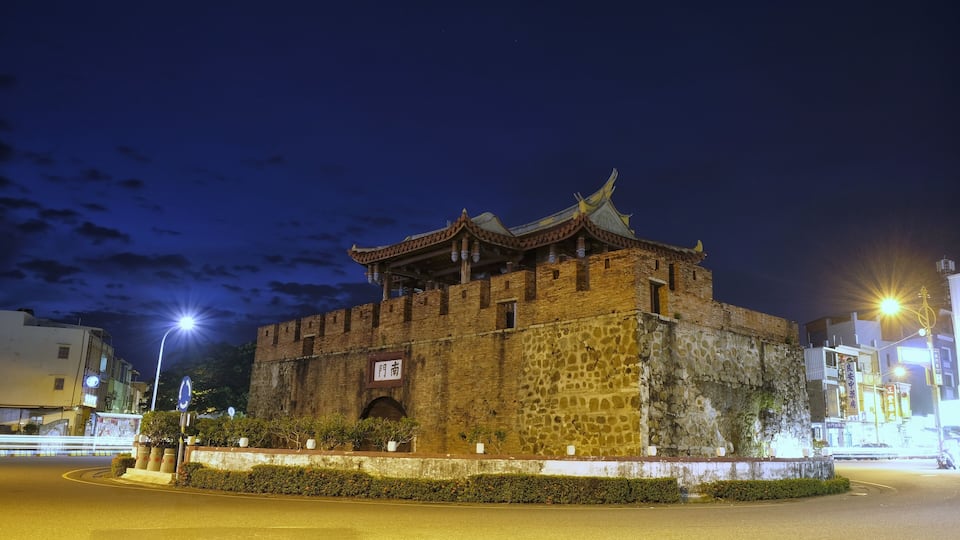 The Hengchun South Gate is worth visiting if near Kenting. Missed the light by a bit but think this gate will make for a great image when there is better light.