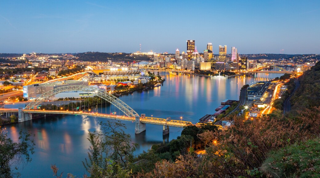 West End-Elliott Overlook Park showing landscape views, night scenes and a city