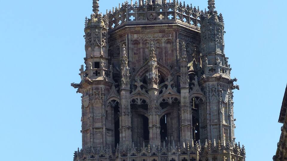This building is indexed in the Base Mérimée, a database of architectural heritage maintained by the French Ministry of Culture, under the reference PA00094108 .