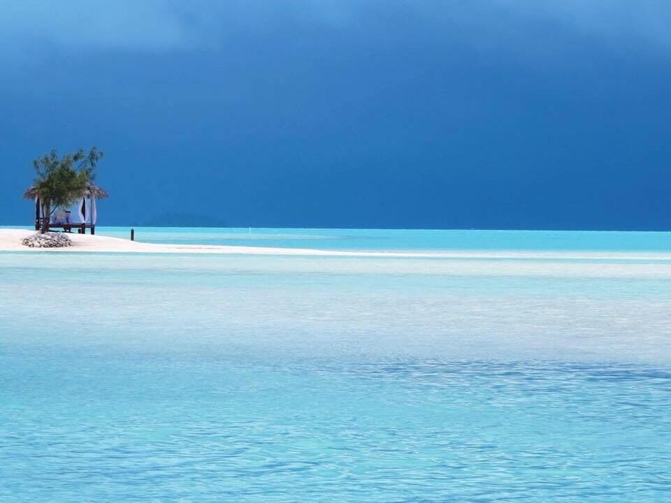This is a little throwback to the time I spent three weeks relaxing on an island. Ootu Beach on Aitutaki was breath taking every day.  #blue