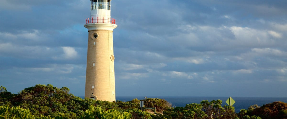 อุทยานแห่งชาติ Flinders Chase แสดง ชายฝั่งทะเล และ ประภาคาร