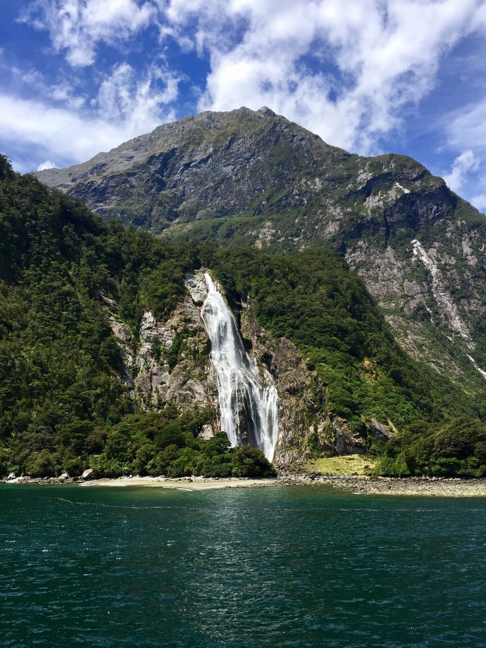 Glorious day in Milford Sound #waterfalls #mountains #magical ❤️