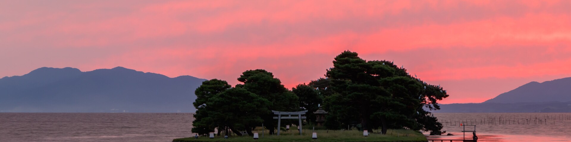 夕焼けした宍道湖 嫁ヶ島 島根県松江市
Sunset and Lake Shinji Yomegashima Shimane-ken Matsue city