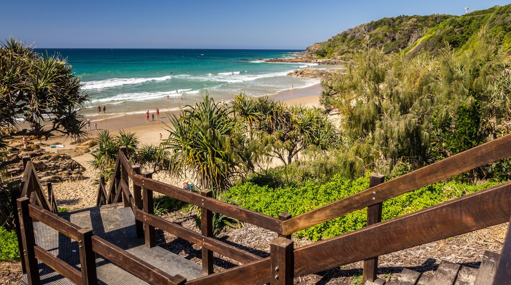 Bãi biển Coolum