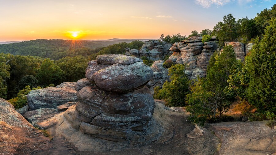 A summer sunset over Garden of the Gods in Southern Illinois; Shutterstock ID 356954318; Purchase Order: -
