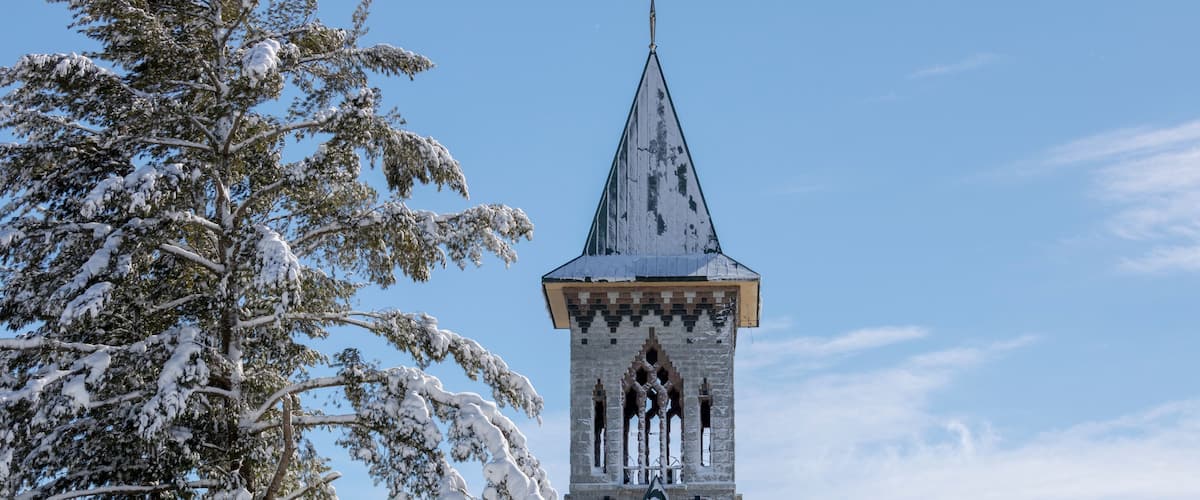 pignon d'église, abbaye Saint-Benoit-du-Lac, Magog, Estrie, Québec Canada monastère