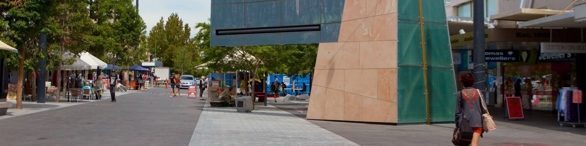 Bendigo featuring a city