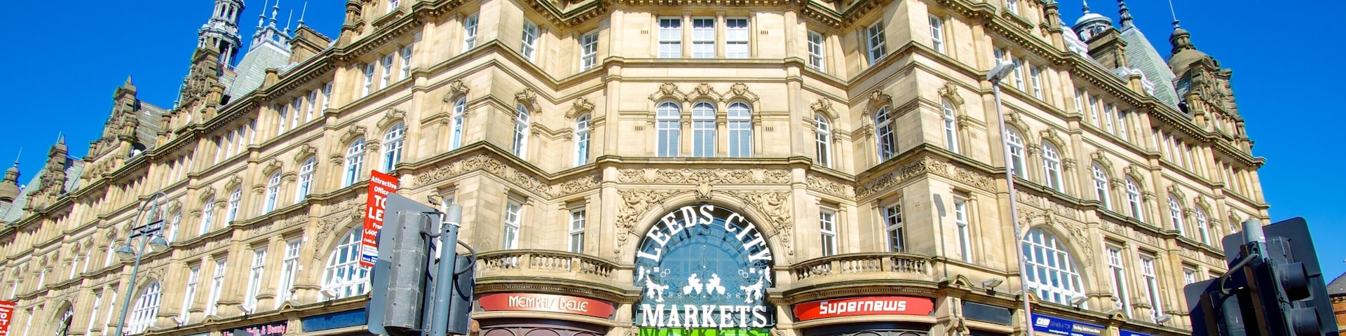 Leeds Kirkgate Market 呈现出 歷史建築 以及 一大群人