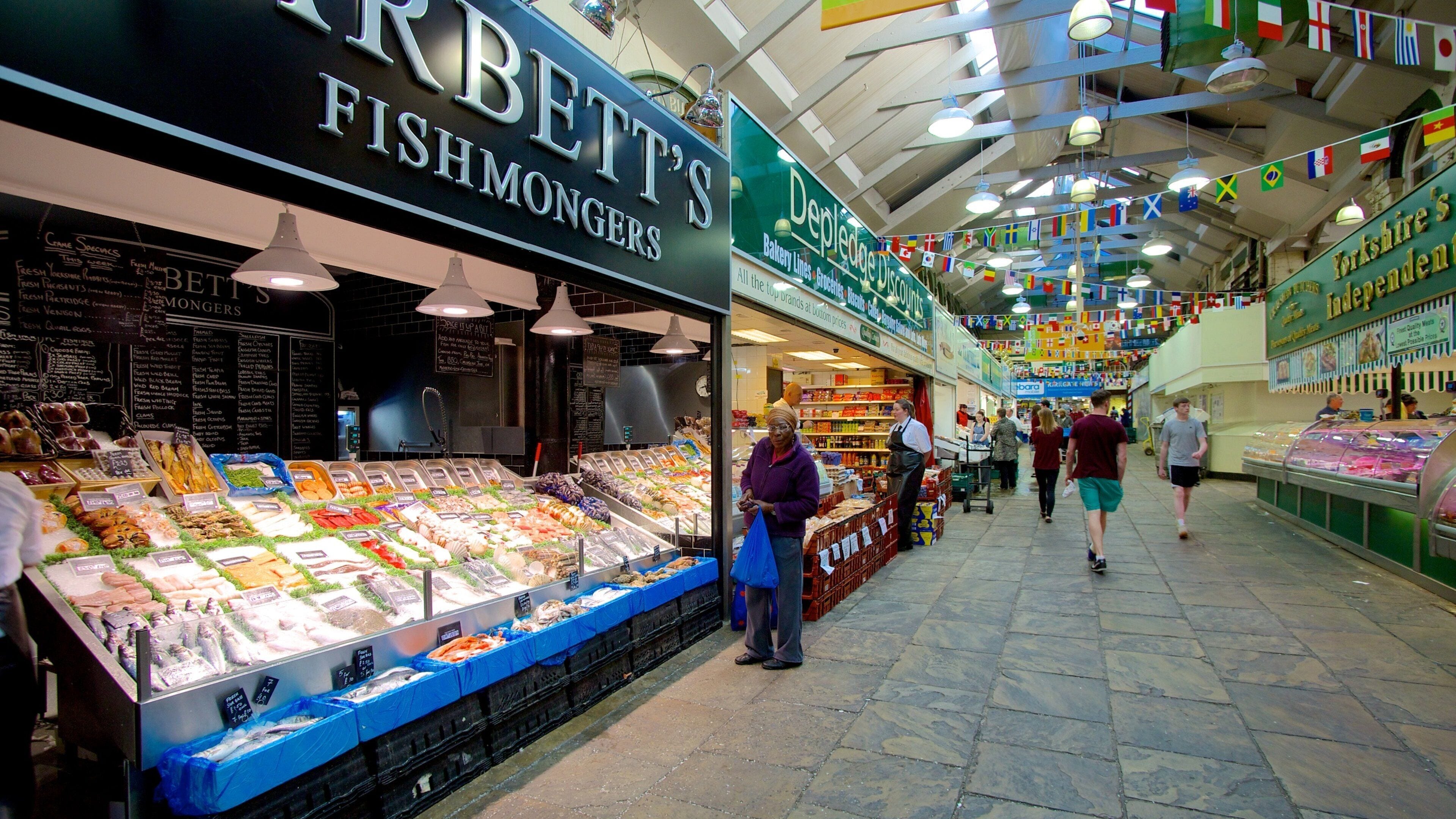 Leeds Kirkgate Market which includes markets, shopping and food