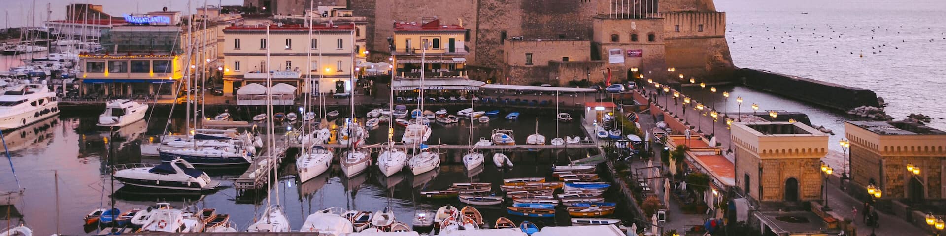 HPJ5C9 Castel del Ovo, Naples, Italy