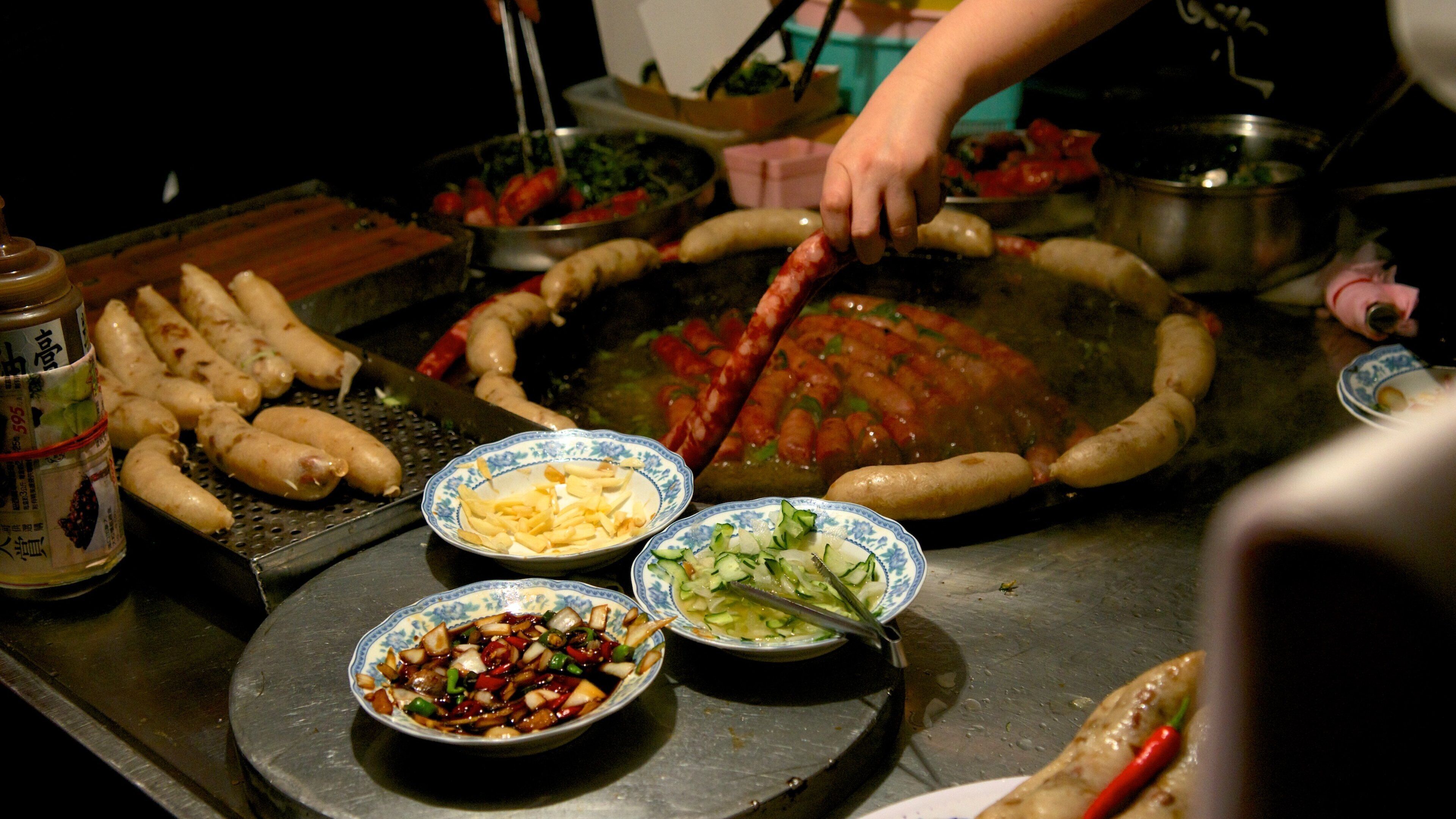 Tainan featuring food