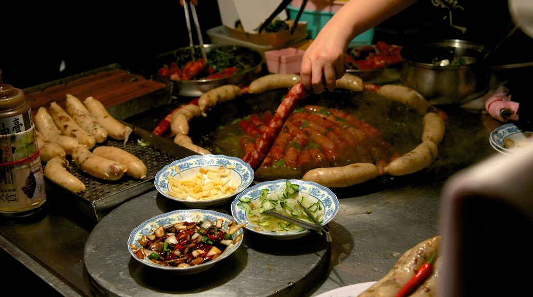 Tainan featuring food