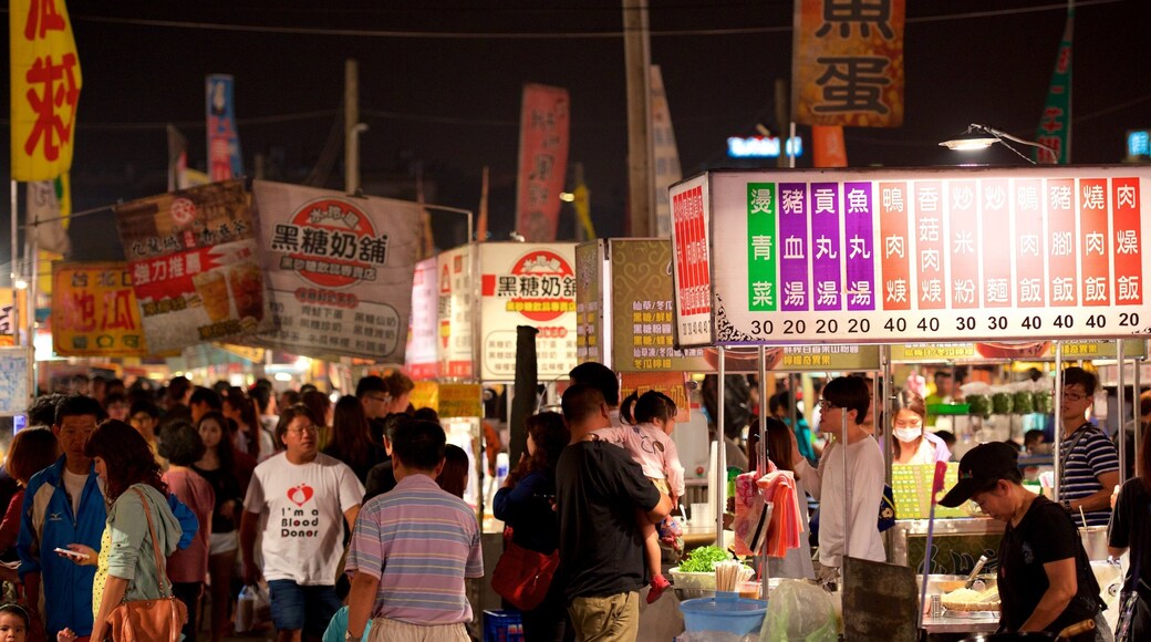 台南 表示 マーケット と 夜景 及び 大勢の人々