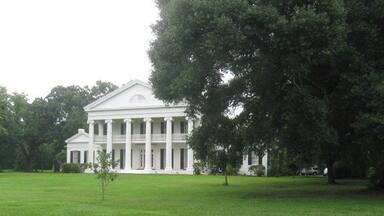 Madewood plantation - original plantation, serving real southern dinner with candles. Rooms are original!