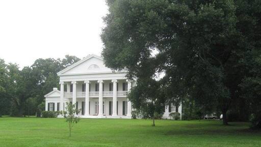 Madewood plantation - original plantation, serving real southern dinner with candles. Rooms are original!