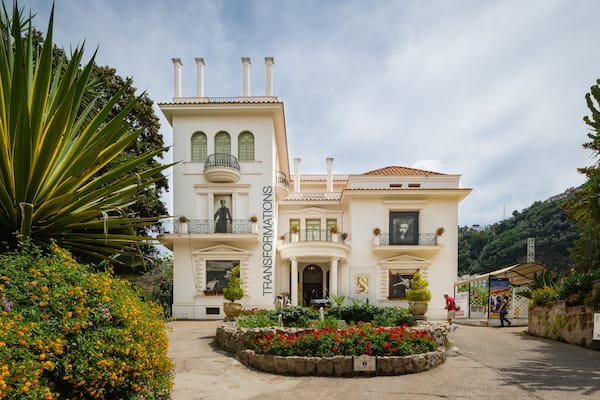 Sorrento Foundation featuring flowers, a garden and heritage architecture