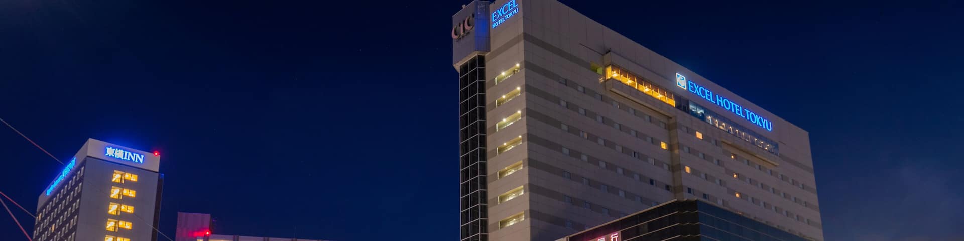 Toyama which includes a city and night scenes