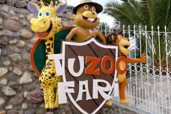 Tuzoofari Zoo