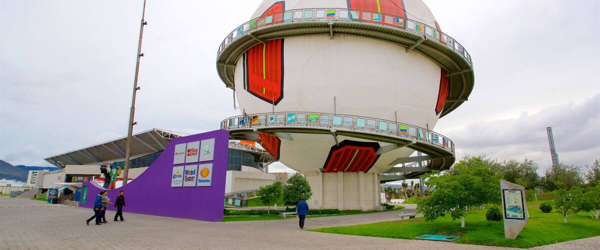 Mundo Futbol Interactive Center showing a park