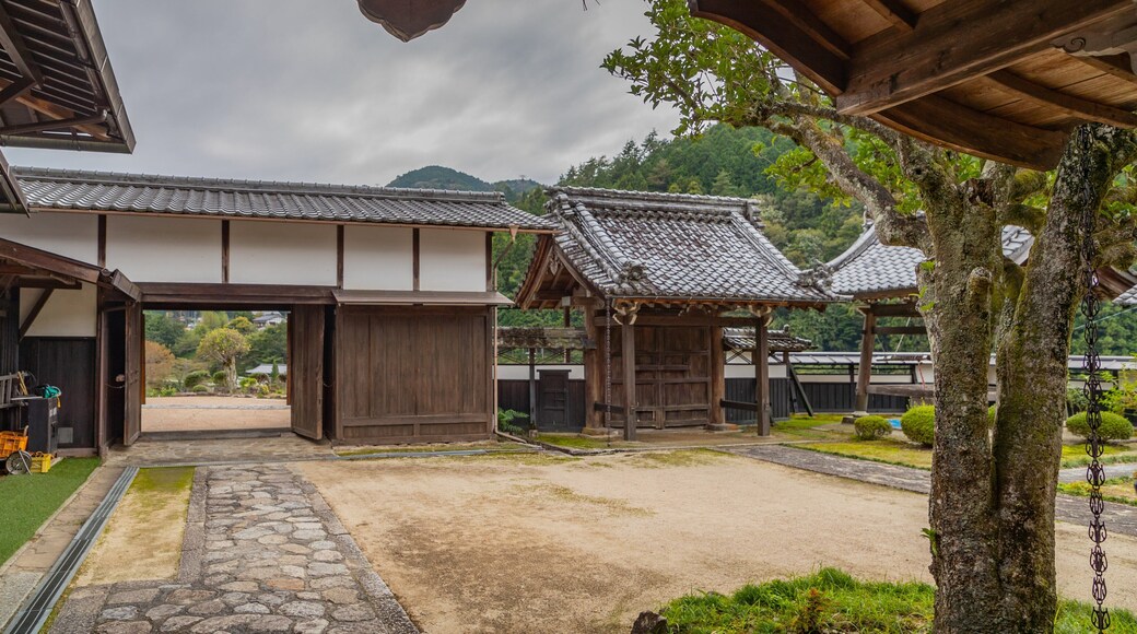Kotokuji Temple which includes heritage elements