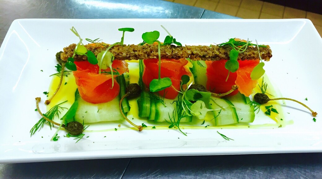 My work
Smoke salmon and cucumber and dill salad with crispy capers and pumpanickle