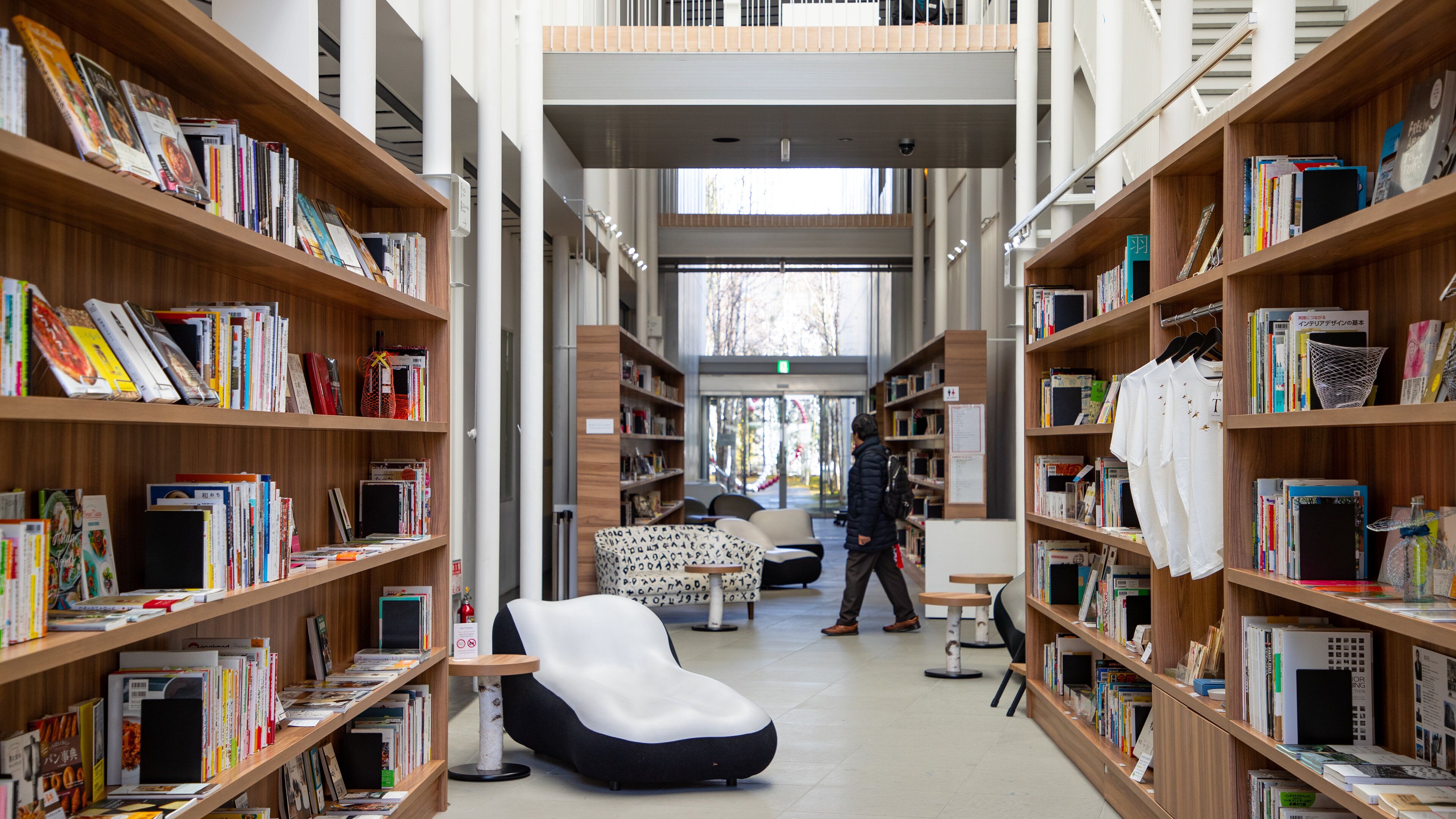 Karuizawa New Art Museum showing interior views