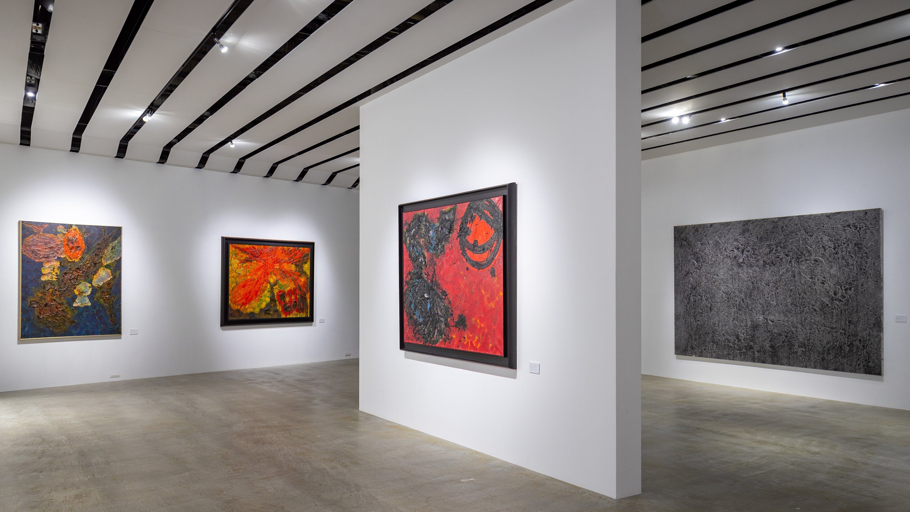 Karuizawa New Art Museum which includes art and interior views