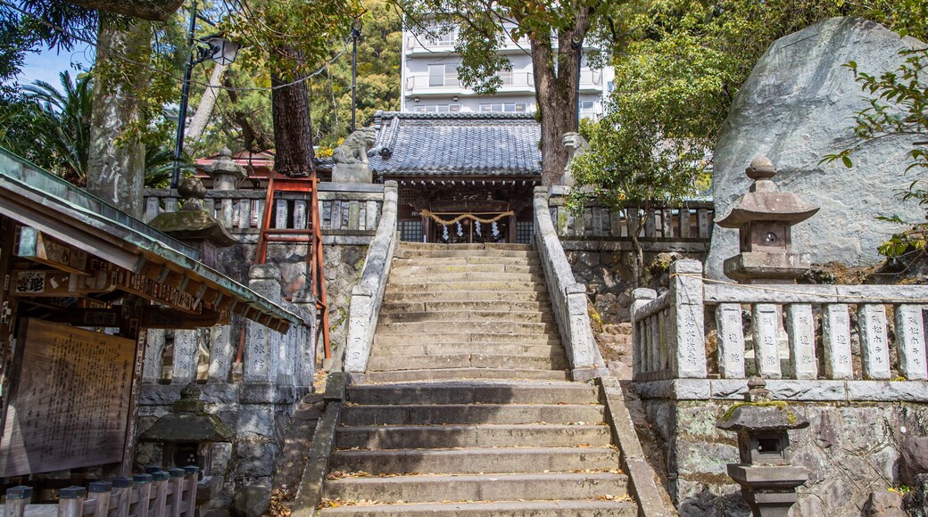 Yuzen Shrine showing heritage elements and a temple or place of worship