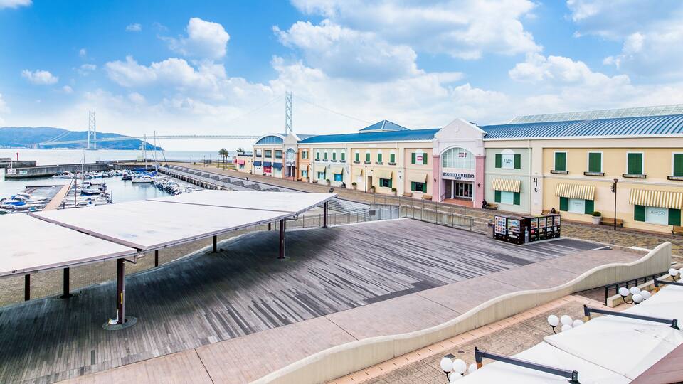 Mitsui Outlet Park featuring a bay or harbor