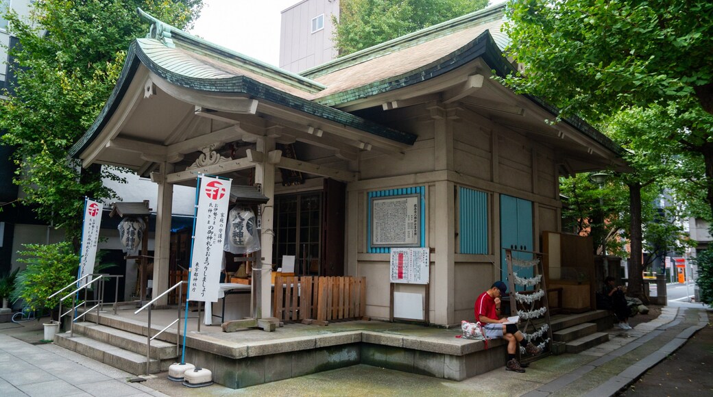 Ichogaoka Hachiman Shrine showing heritage elements