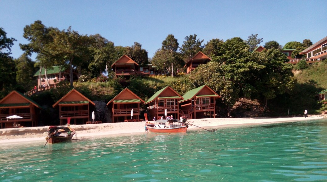 Nice view ,nice beach,nice hotel and people also friends...... I love Kop lipe sure I will travel again #waterlust