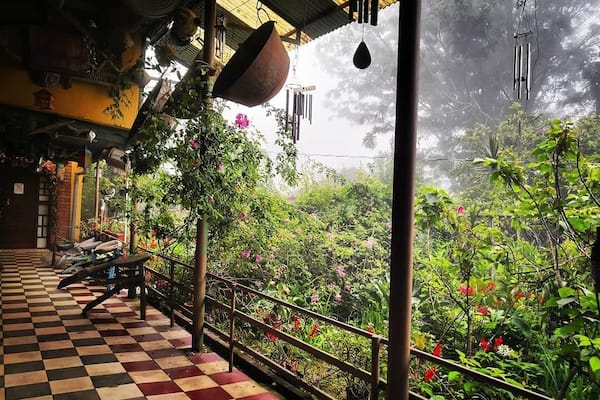 Restaurante dos alas on a Rainy saturday.