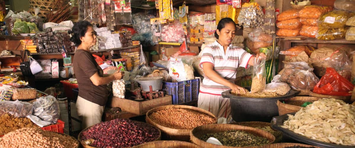 HT70R7 the market Pasar Badung in the city of denpasar of the island Bali in indonesia in southeastasia