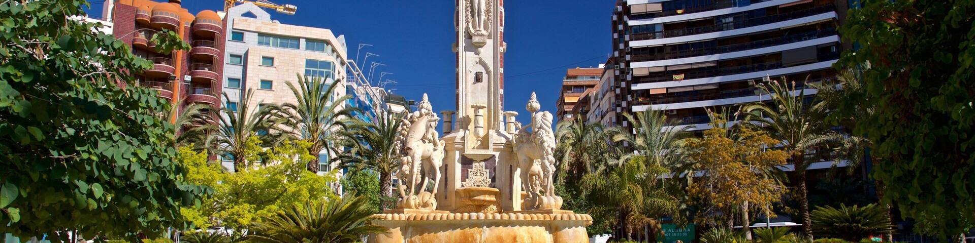 Placa de los Luceros showing a fountain, heritage elements and a garden