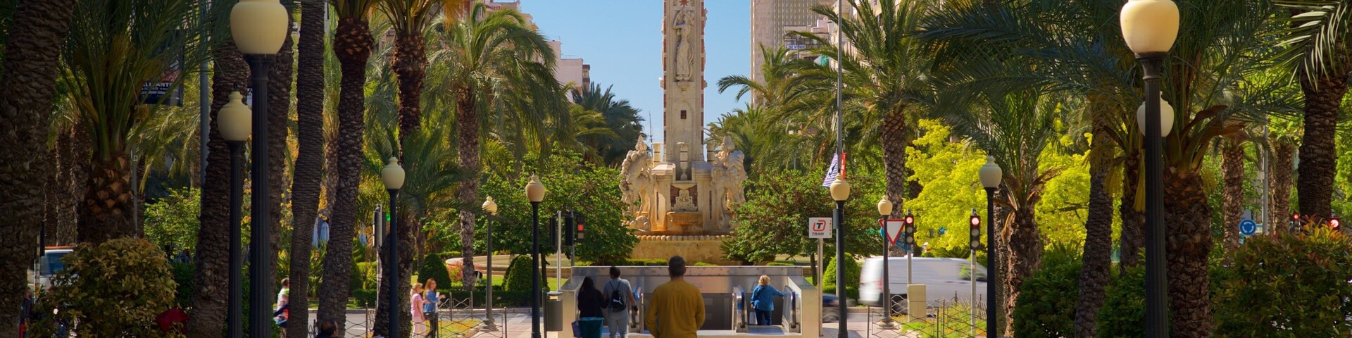 Placa de los Luceros which includes heritage elements and a garden