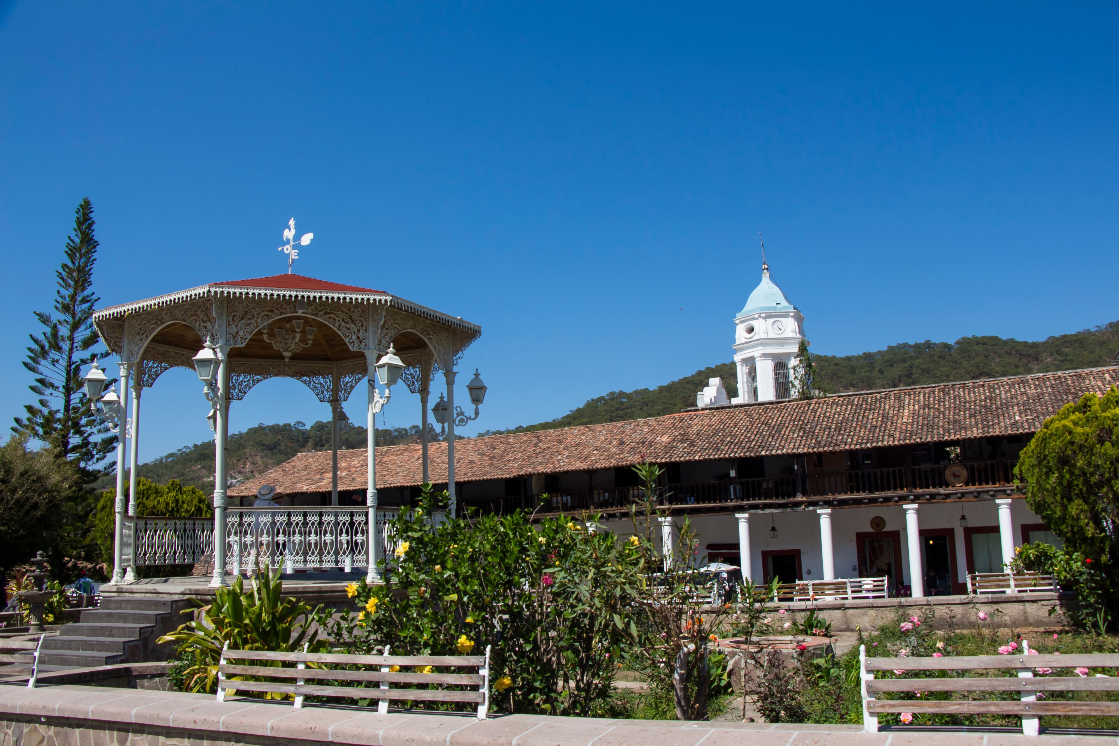 Plaza de San Sebastián del Oeste