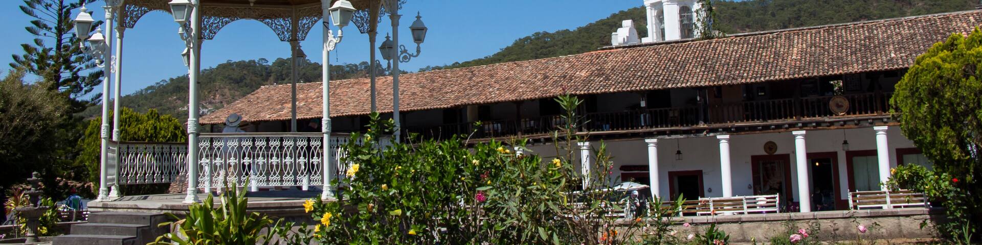 Centro de San Sebastian del Oeste