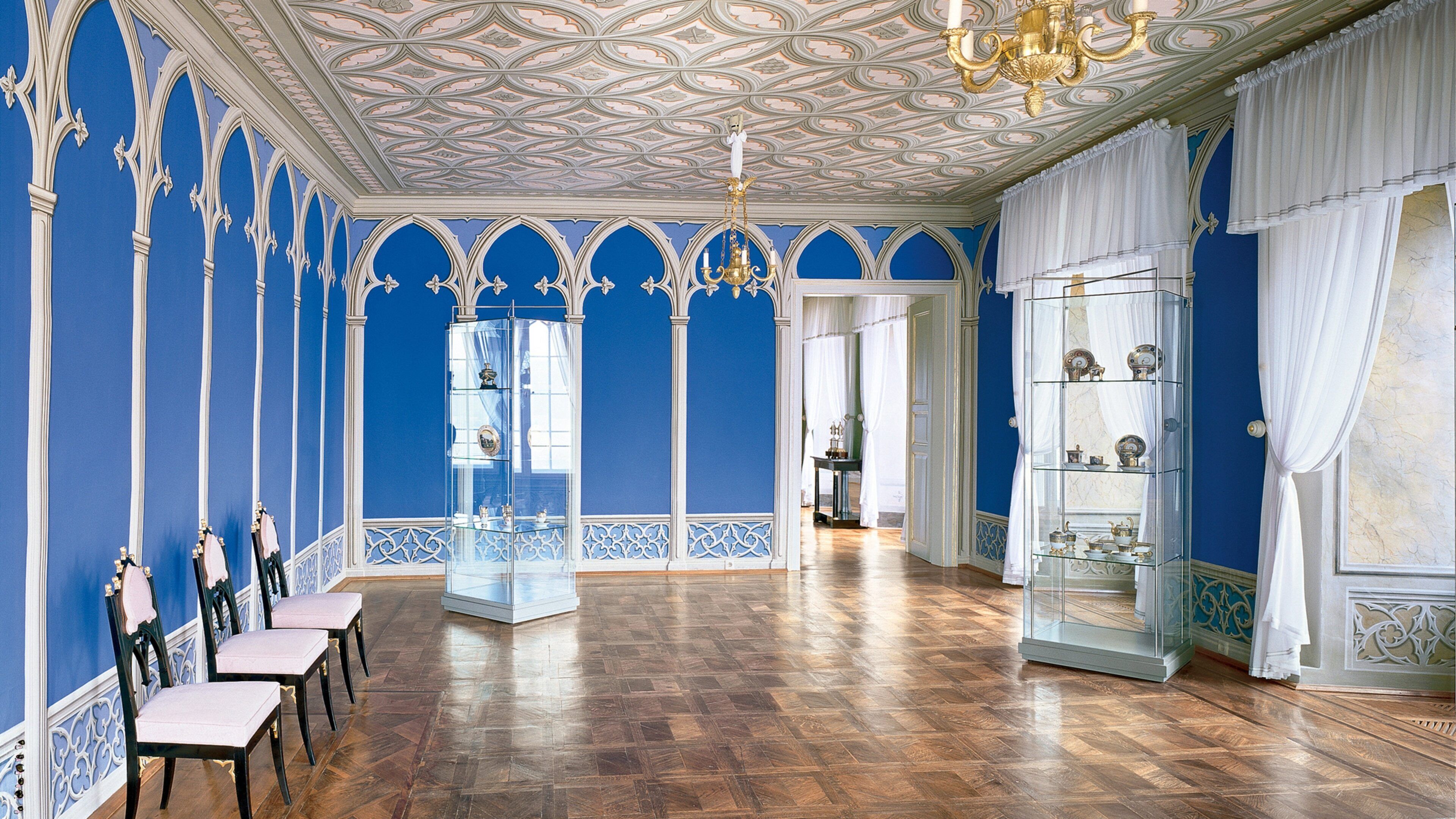 Rosenau Palace featuring heritage elements and interior views