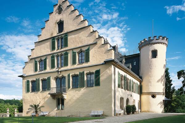 Rosenau Palace which includes heritage architecture and a castle