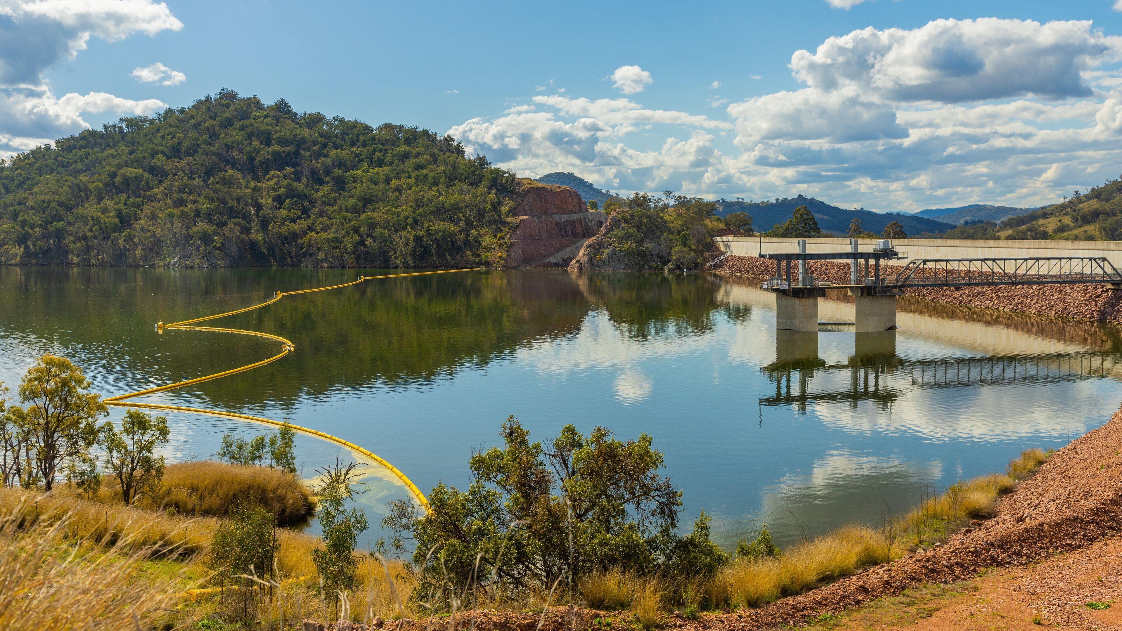 Chaffey Dam which includes a lake or waterhole