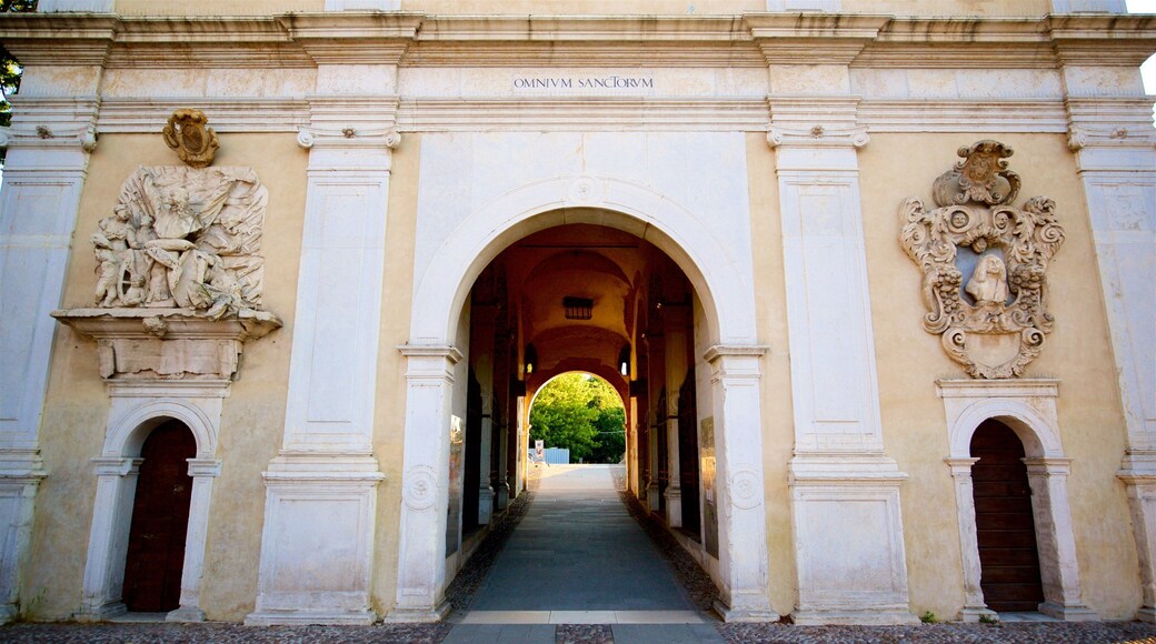 Porta Ognissanti showing heritage elements