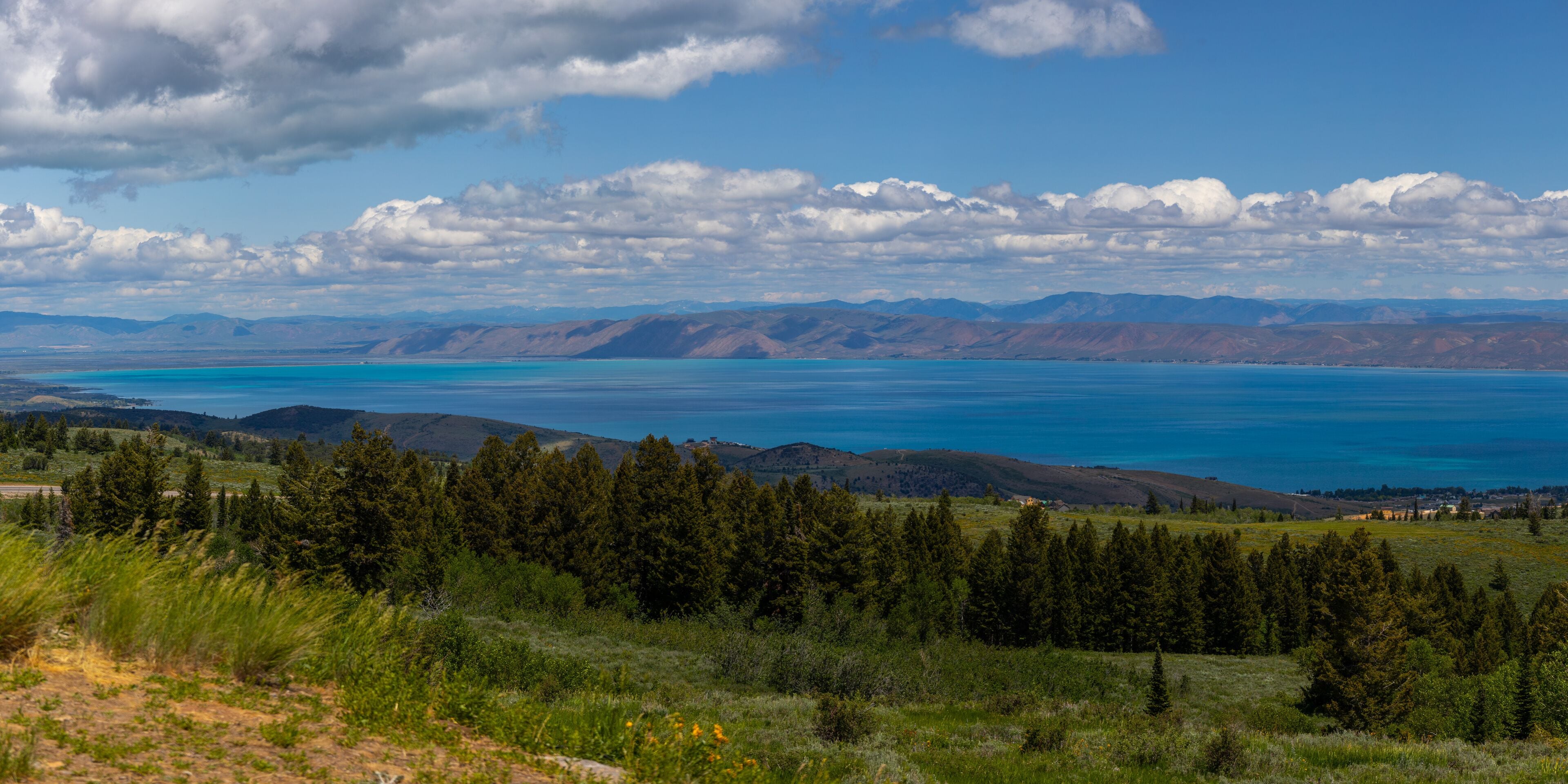 Scenic view of Bear Lake