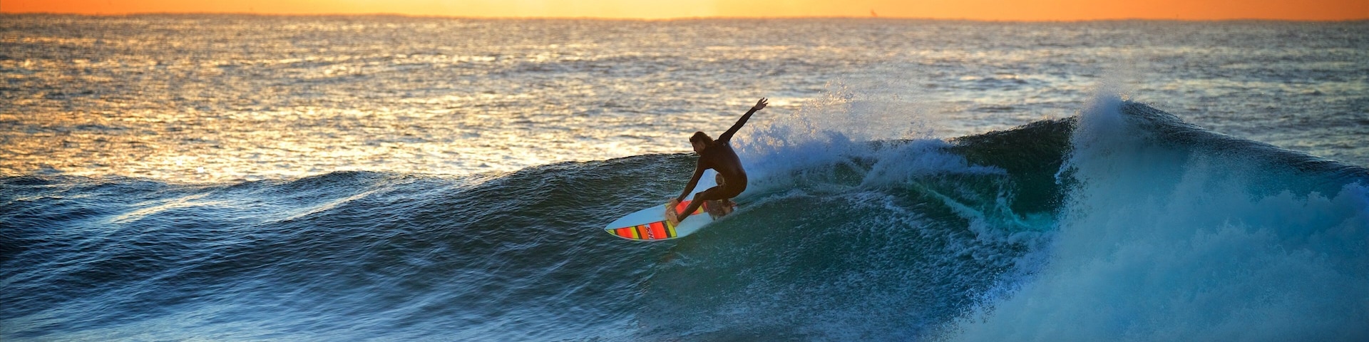 Newcastle Ocean Baths showing surf and surfing